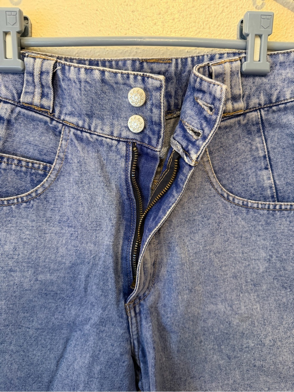 Vintage Nuovo High Rise Shorts - Picture 5 of 9